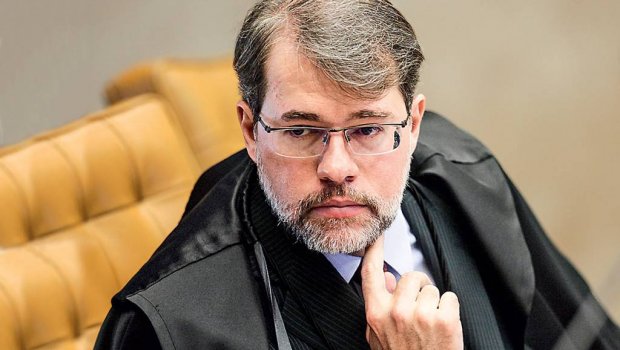 O Ministro sob “suspeita”