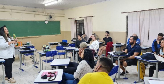 Projetos de inclusão do município são apresentados a estudantes de Educação Física
