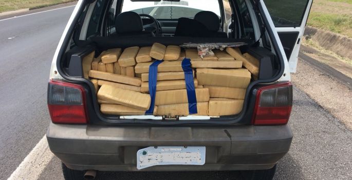 POLICIAMENTO RODOVIÁRIO MAIS DE 550 TIJOLOS DE DROGAS