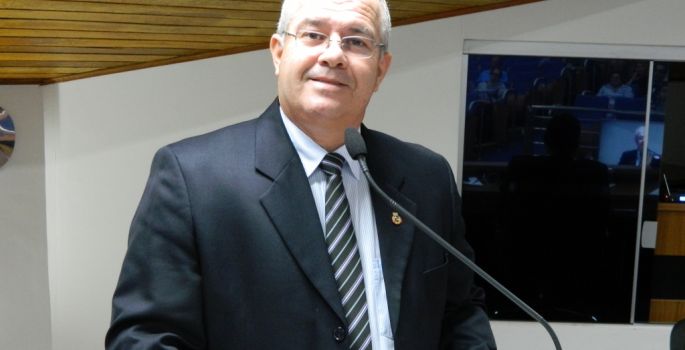 Cabo Sérgio pede calçada em alça de acesso da SP-255