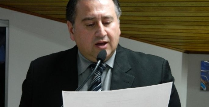 Roberto Araujo solicita lombada contra atropelamentos
