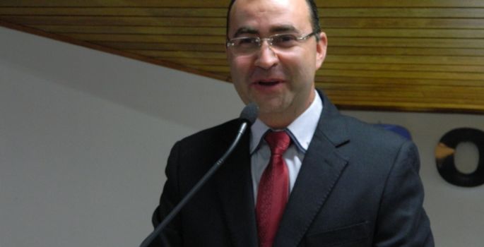 Flávio Zandoná pede informações sobre quebra da ordem cronológica