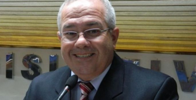 “Não ouço essa porcaria”, diz Sérgio Fernandes