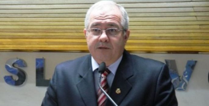 Após pedido de cassação, Câmara arquiva pedido contra Sérgio Fernandes