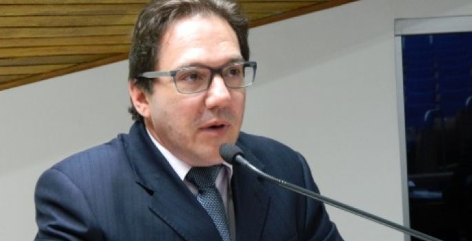 Toninho pede informações sobre posto do Sebrae