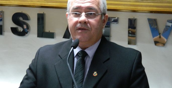 Sérgio Fernandes questiona uso de carro particular em viagens públicas