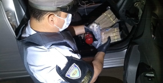 Homem é flagrado com mais de 80 mil reais em dinheiro na Castello Branco