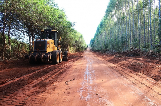 Estrada rural na Ponte Alta é alargada pela Prefeitura de Avaré