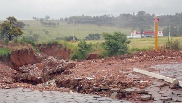 Avenida Gilberto Figueiras será interditada para início de obra