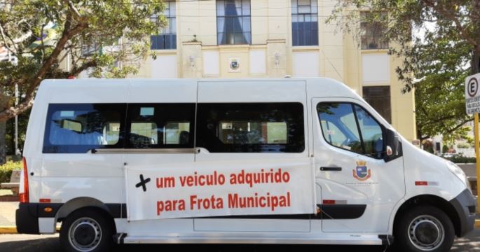 Prefeitura de Avaré adquire nova van para a Educação