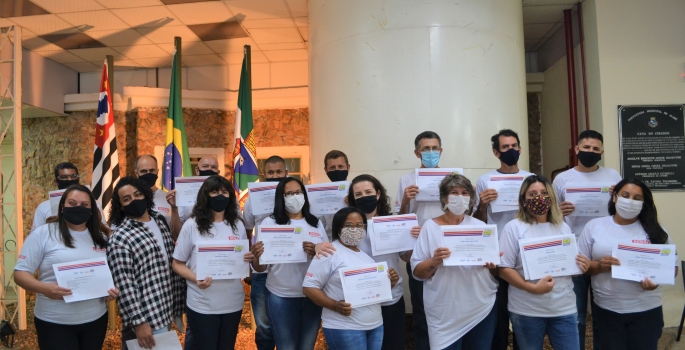 Programa entrega certificados de capacitação em solenidade na Casa do Cidadão
