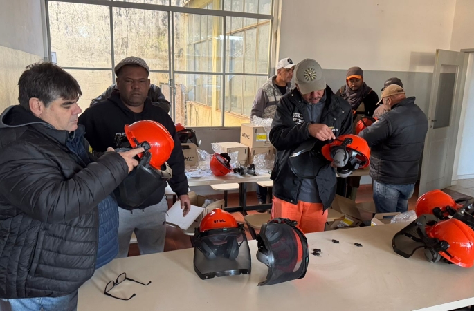 Servidores recebem novos equipamentos de proteção individual