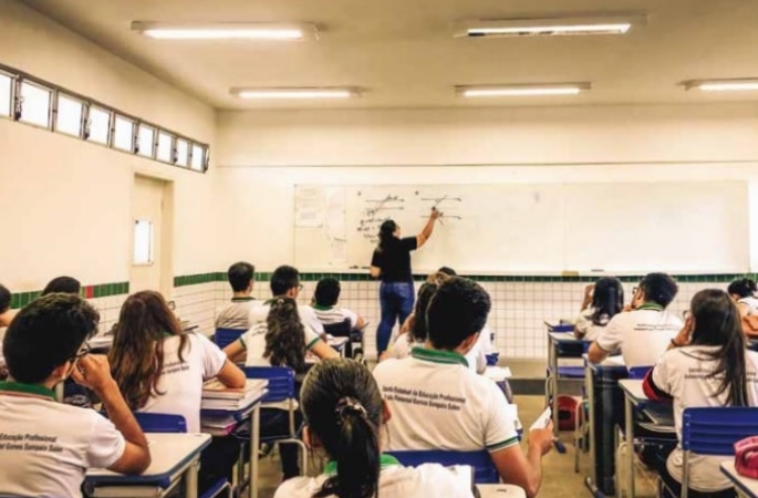 Nem amor à profissão resiste à rede paulista de ensino