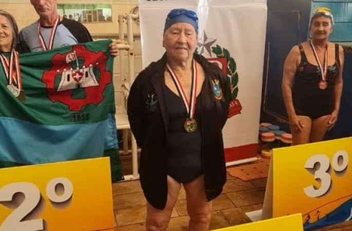 Nadadora de Avaré ganha medalha de ouro nos Jogos da Melhor Idade