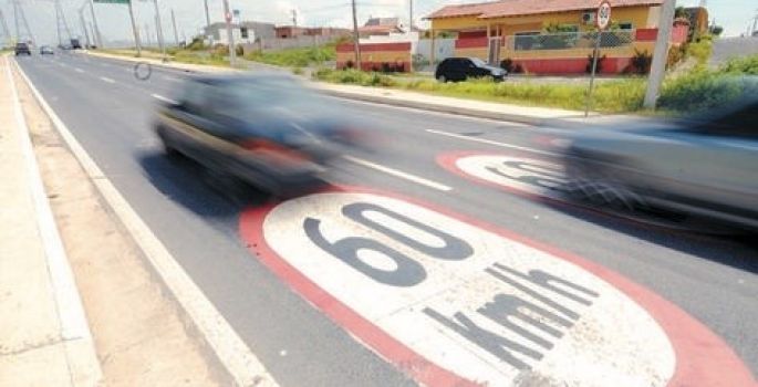 Excesso de velocidade é maior causa de suspensão e cassação de CNH