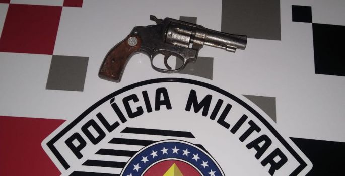 Polícia Militar prende indivíduo por porte de arma de fogo e ameaça em Fartura