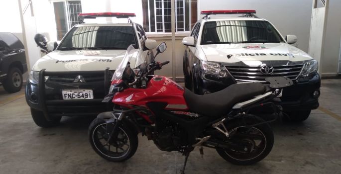 Polícia Civil indicia dupla que furtou motocicleta e extorquiu vítima em Arandu