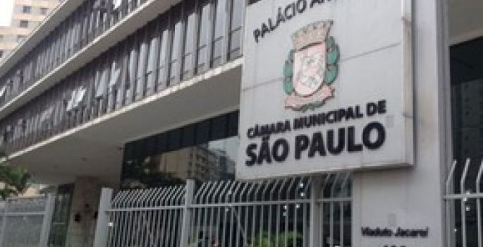 Vereadores de SP propõem redução de 30% do salário e de pagamentos a servidores