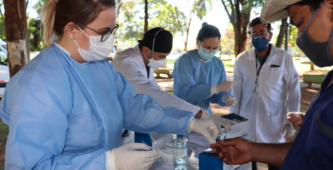 Alunos da Faculdade Eduvale são voluntários em pesquisa da COVID-19