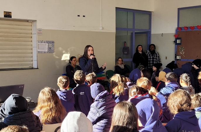 Prevenção contra violência sexual é tema de palestra em escolas municipais
