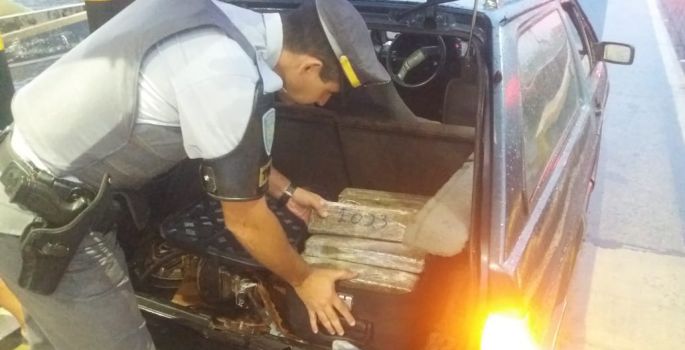 TOR prende dois com 29 tijolos de maconha