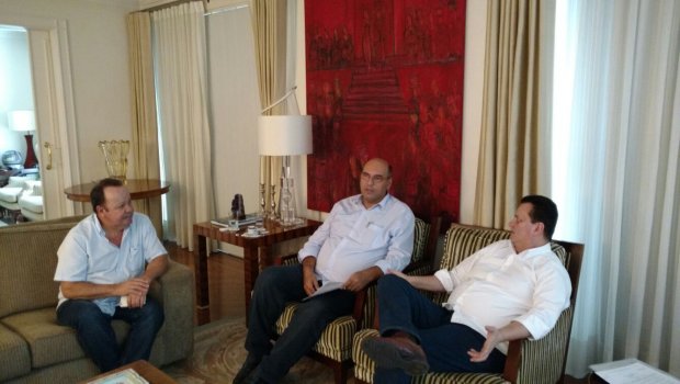 Poio solicita R$ 4 mi ao ministro das Cidades para pavimentar o “Terras de São José”