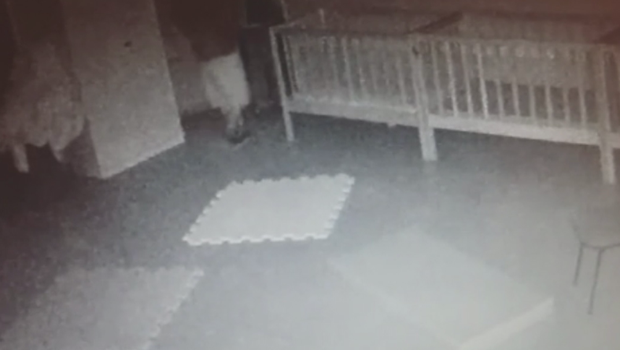 Imagens mostram criminosos furtando creche em Avaré