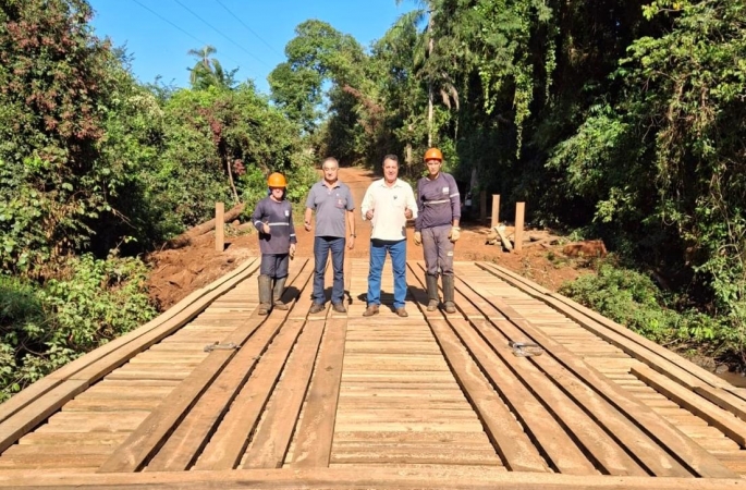 Ponte reconstruída e estrada liberada: parceria e união garantem avanço na zona rural de Avaré