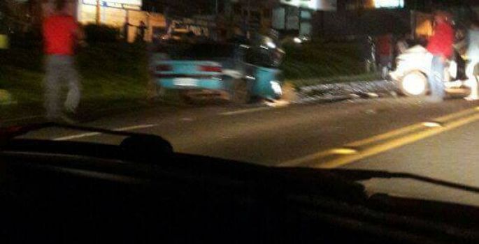 Acidente deixa 2 pessoas feridas na SP-255 - Avaré