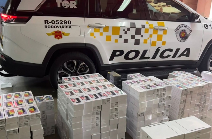 PF e Polícia Rodoviária prendem casal com carga de celulares e notebooks