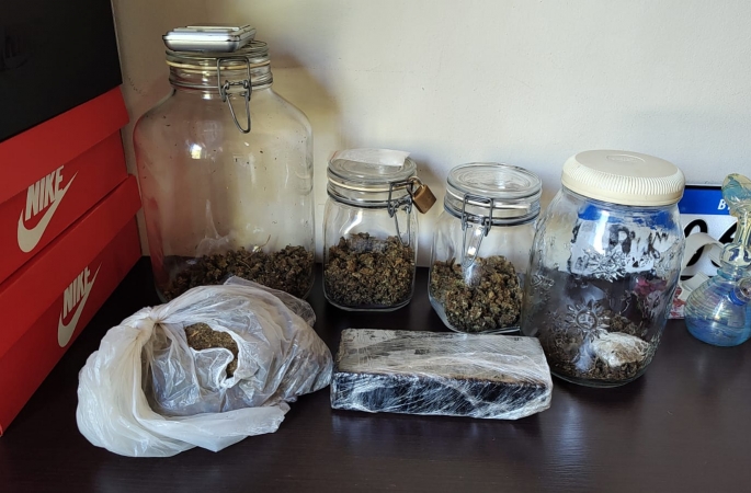 Operação contra tráfico de drogas prende cinco pessoas em Piraju