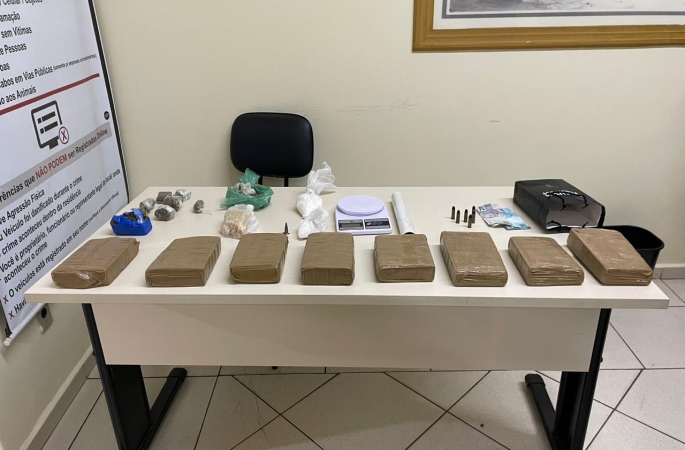 PM localiza oito “tijolos” de maconha com traficante em Avaré