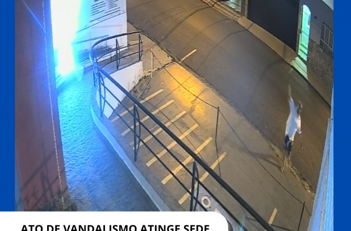 Ato de vandalismo atinge sede do Sincomerciários de Avaré