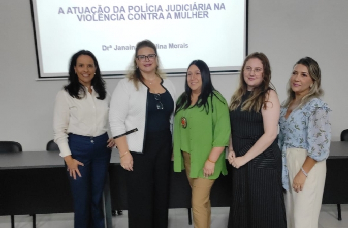 Delegada da DDM ministra palestra na OAB sobre o combate à violência contra a mulher