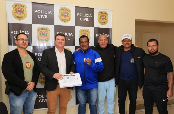 Polícia Civil entrega à Prefeitura veículo apreendido do tráfico para uso no esporte
