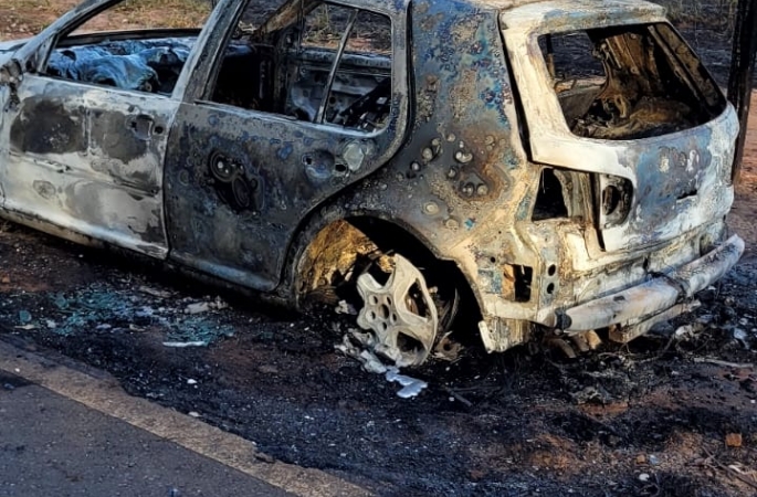 Incêndio de grandes proporções consome 120 mil m² de vegetação em margem de rodovia em Avaré
