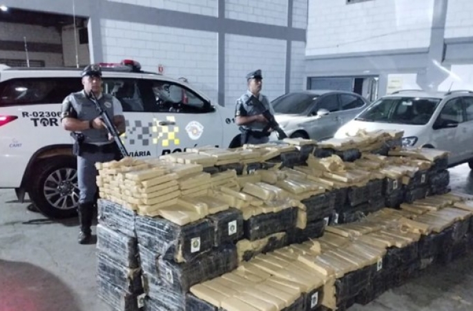 Polícias Rodoviária e Federal apreendem quase 3 toneladas de maconha na Rodovia Castello Branco