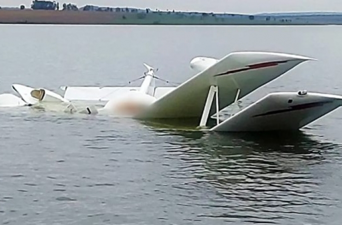 Avião cai em represa de Paranapanema; duas pessoas morreram