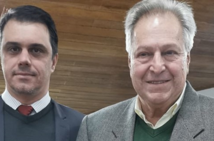 Ex-prefeito Miguel Paulucci é homenageado na Câmara pelos 50 anos de medicina