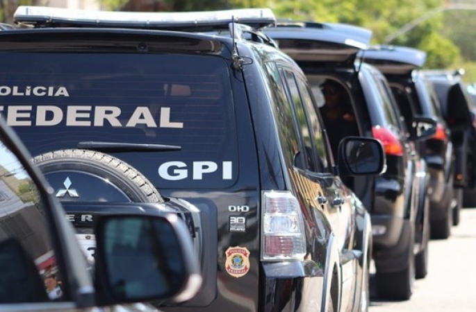 Polícia Federal cumpre mandado de busca e apreensão em Itaporanga