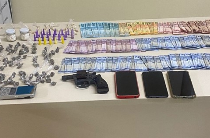 Mãe e filho são presos por tráfico de drogas em Avaré
