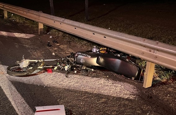 Motociclista morre após bater em caminhão no interior de SP