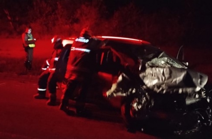 Mulher morre após batida frontal entre dois carros em Paranapanema