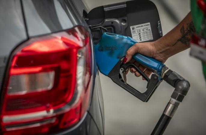 Petrobrás anuncia redução de preço na gasolina