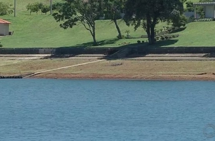 Bombeiros encontram corpo de homem que estava desaparecido havia três dias após barco virar em represa