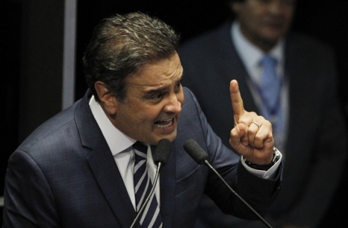 Aécio assume o PSDB e indica que partido pode apoiar Tarcísio em 2026 “se não representar apenas Bolsonaro”