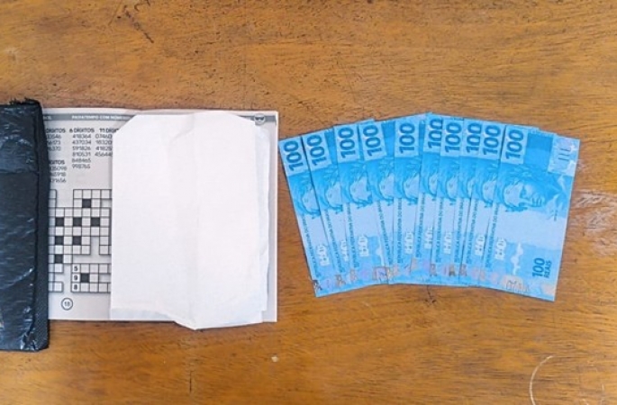 Adolescente é apreendido ao receber notas falsas de R$ 100 por encomenda no interior de SP