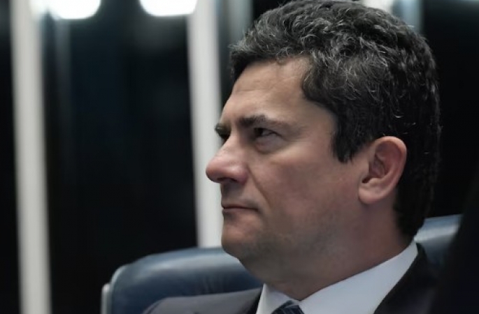 Moro atende pressão da magistratura e trava PEC que acaba com aposentadoria como punição; mas Moro teria moral para tal ato?