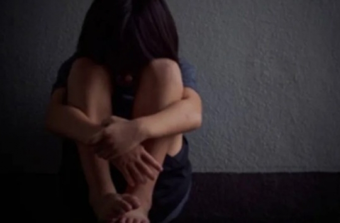 Mulher é presa por “vender” irmã de 11 anos por R$ 20 e litros de açaí