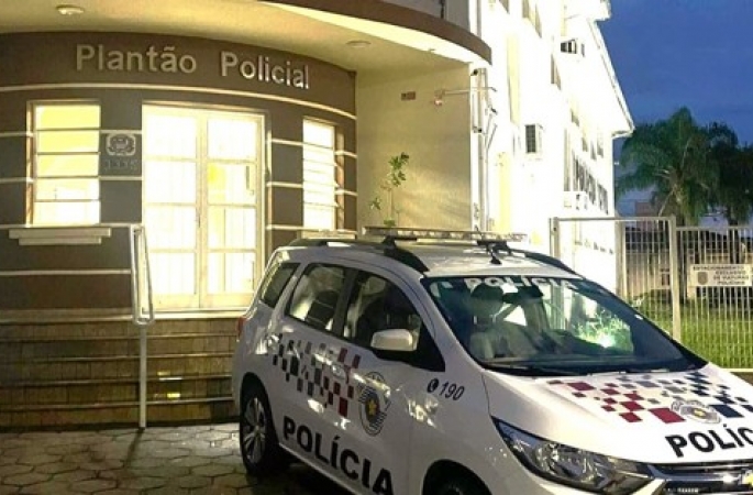 Homem morre ao ser atropelado por carro em rodovia de Avaré